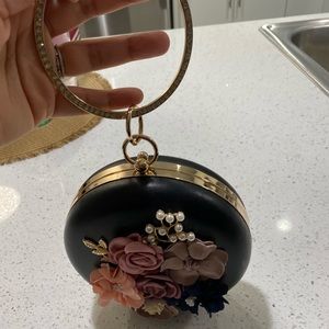 Bracelet bag with 3D flowers